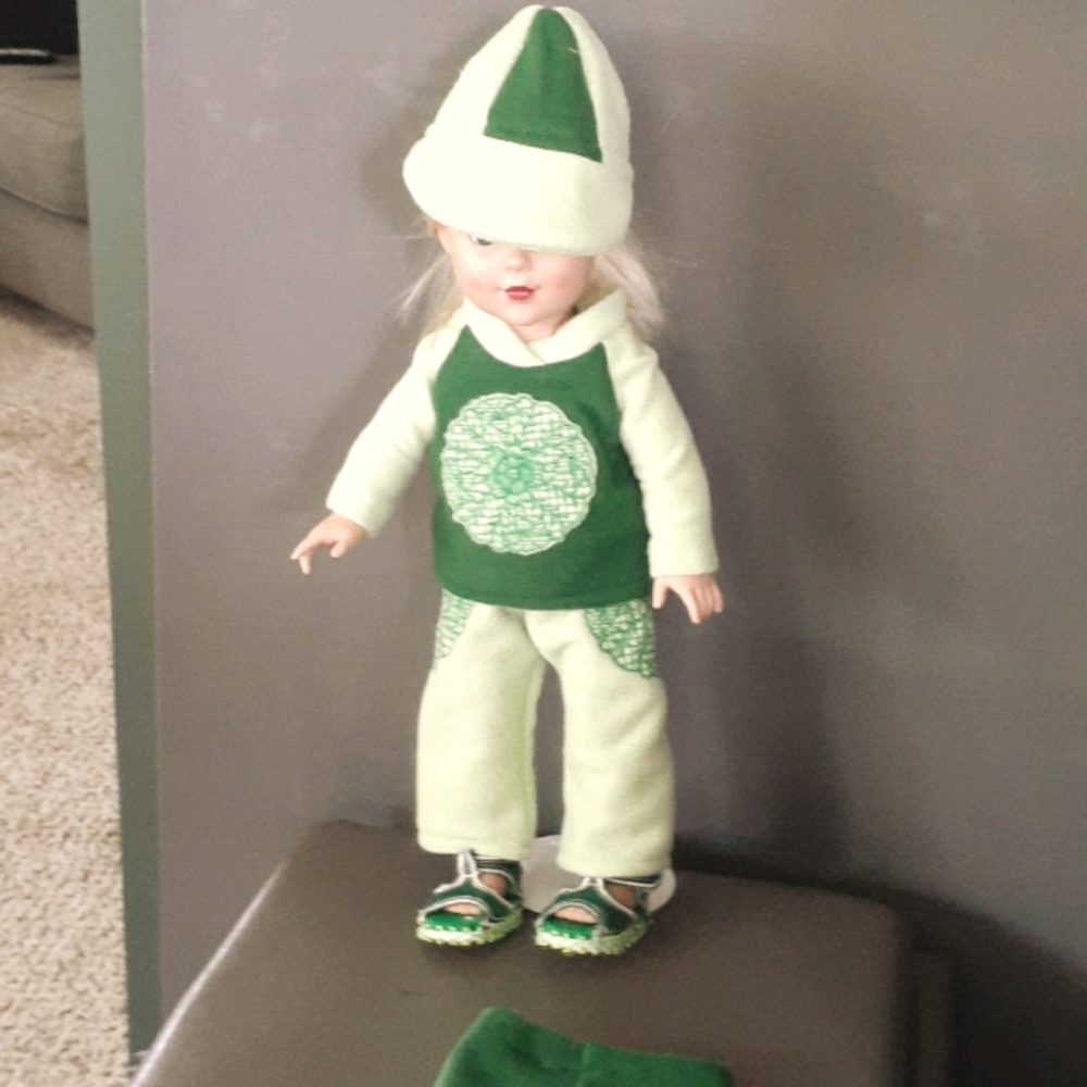 18 inch doll green fleece sweatsuit.
